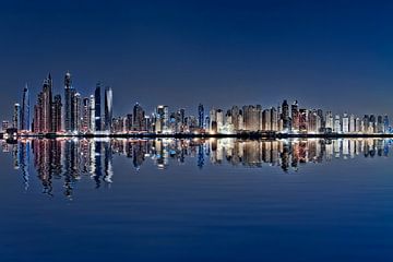 Réflexion sur le Skyline de Dubaï, Marina de Dubaï sur Dieter Meyrl