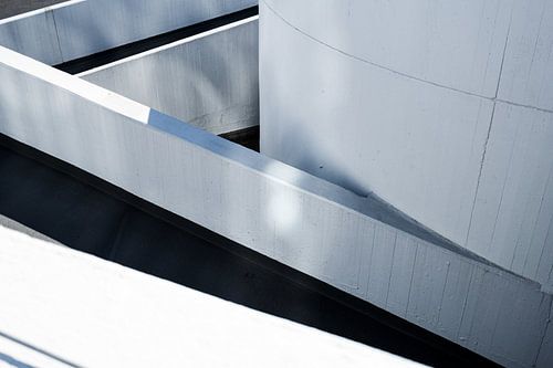 Gebäude mit schöner Spiegelung