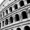 Colosseum in Rome, Italië | Zwart-Wit fotografie van Ratna Bosch