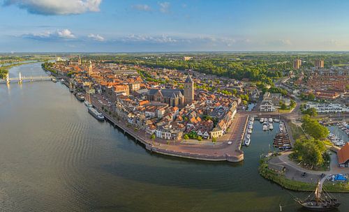 Vue aérienne de Kampen lors d'un coucher de soleil en été