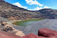 Charco de los Clicos of Lago Verde (Lanzarote) van Peter Balan thumbnail