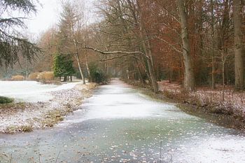 Sloot in winterse sferen.