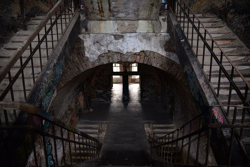 Urbex staircase by Loes van Dijk