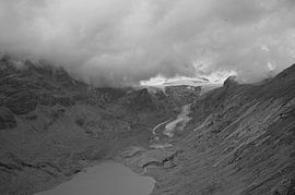 View of the Großglockner in black and white by Alexander Ließ