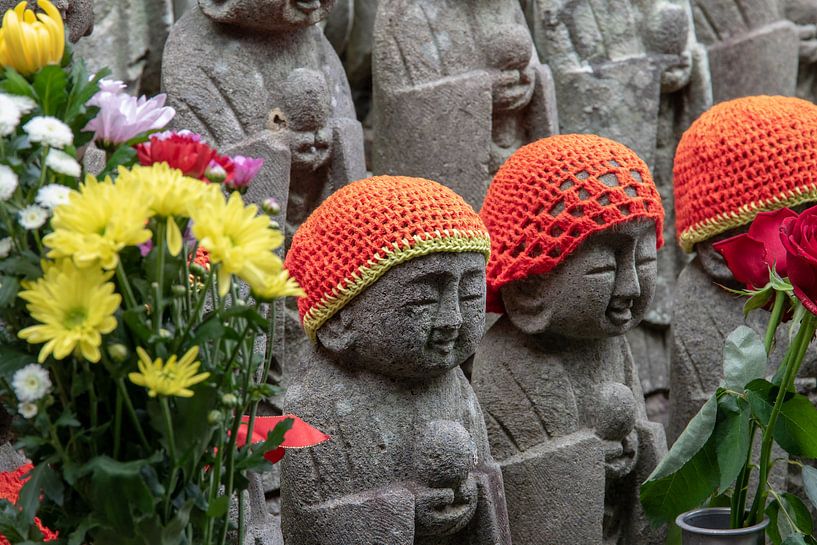 Statuen im Hasedera-Tempel in Kamakura, Japan von Marcel Alsemgeest