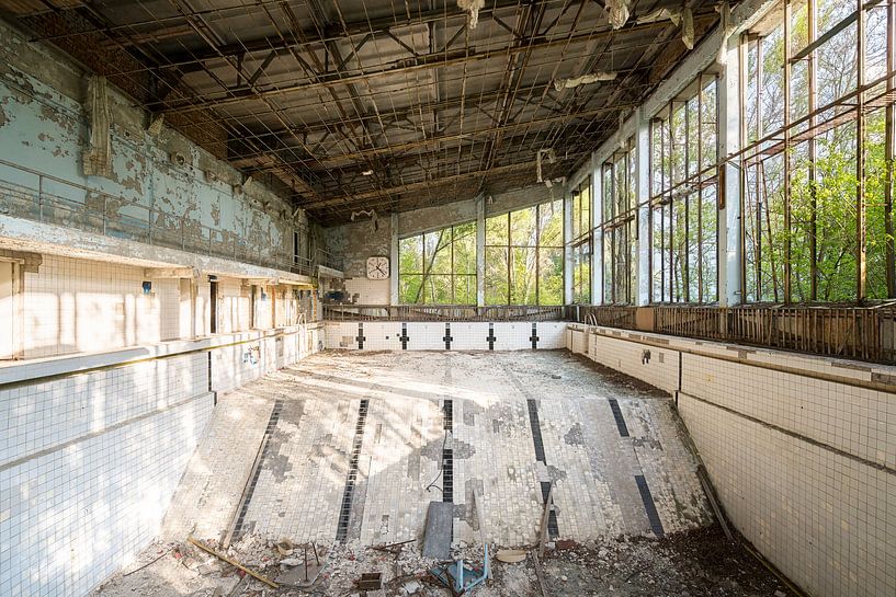 Abandoned Swimming Pool. by Roman Robroek