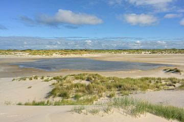 Uitzicht vanaf Kniepsand naar de Amrumduinen met de Quermarkenfeuer van Michael Valjak