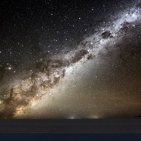 Milchstraße über den Salar de Uyuni von Maarten Heijkoop