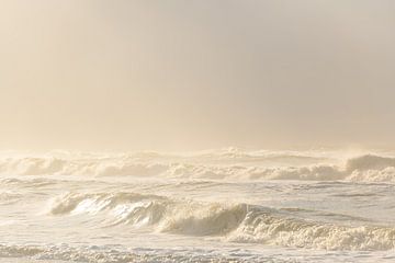 Vagues sur la plage de l'île de Texel dans la région de la mer des Wadden sur Sjoerd van der Wal Photographie