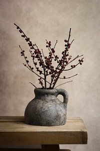 Stilleben getrocknete Beeren in einer Vase von Marjolein van Middelkoop