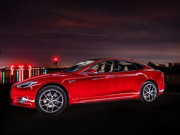 Tesla-Modell 3 Nachtaufnahme von Vincent Bottema