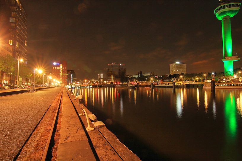 Un reflet vert dans le port du parc&quot;. par Capture the Moment 010