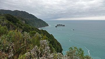 Knights Point rocks in the Tasman sea, New Zealand by Aagje de Jong