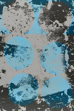 Modern abstract expressionisme. Minimalistische vormen in lichtblauw, grijs en zwart van Dina Dankers