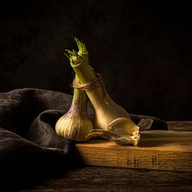 Garlic Still Life 3.0 by Annemieke Nierop