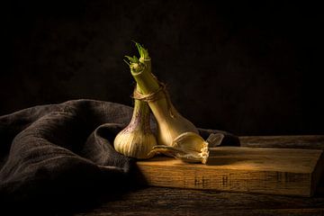 Garlic Still Life 3.0 by Annemieke Nierop