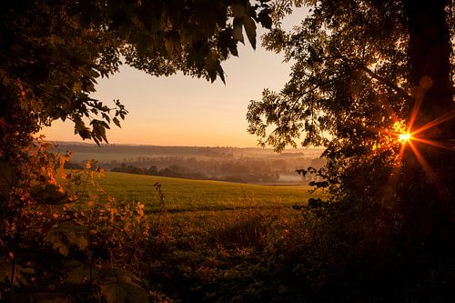 Zonsopkomst boven Zuid-Limburg