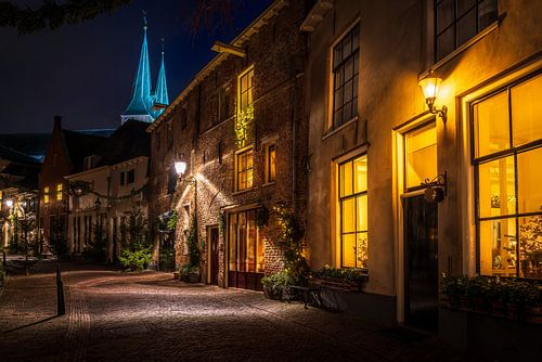 Church in the evening in the Bergkwartier in Deventer with lighting.