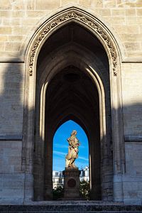 View to the tower Saint-Jacques in Paris, France van Rico Ködder