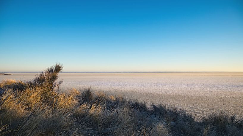 Frozen lake by Bo Valentino