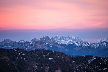 Sonnenuntergang über den Tannheimer Bergen im Herbst von Leo Schindzielorz