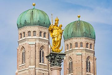 Onze-Lieve-Vrouwekerk en Sint-Mariakolom in München van ManfredFotos