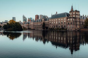 De hofvijver in Den Haag tijdens zonsondergang van Bart Maat
