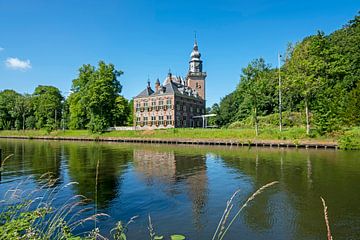 Kasteel Nijenrode aan de rivier de Vecht in de provincie Utrecht in Nederland van Eye on You