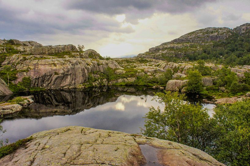 Meer in Noorweegse bergen par Remco de Zwijger