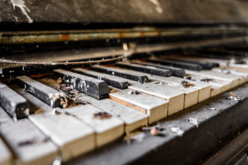 Urbex Piano by Rens Bok