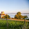 Meersburg en de Bodensee in de avond van Jan Schuler
