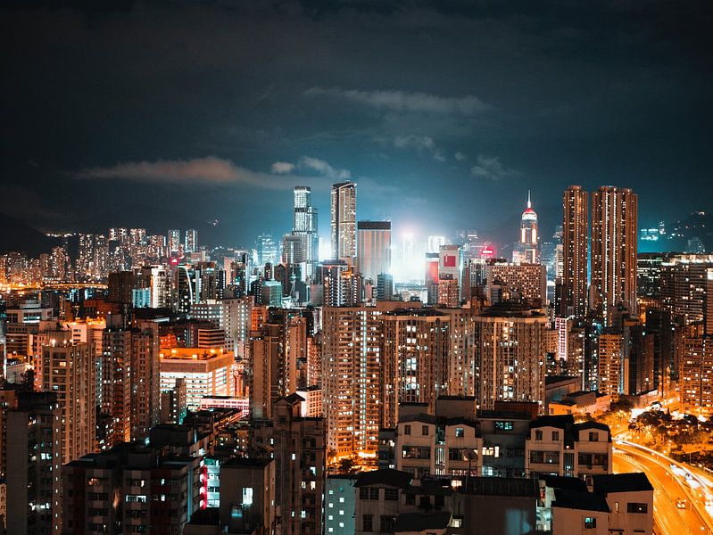 Hong Kong by Hello Pompoyo