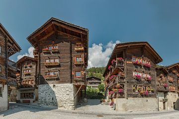 Holzhäuser in einem Bergdorf, Grimentz, Wallis, Schweiz von Rene van der Meer