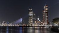 Rotterdam, uitzicht op Erasmusbrug en Hotel New York van Dennis Donders thumbnail