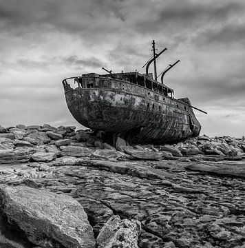 Gestrand op een Iers eiland van Willem  Overkleeft