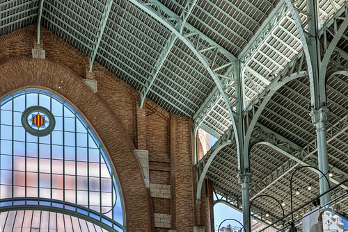 Markthalle Colón Innenaufnahme Detail Frontverglasung
