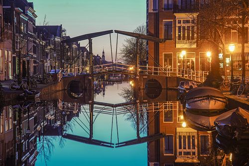 Leiden, spiegelingen in de morgen