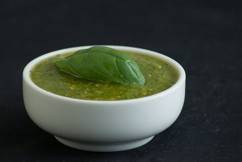 Eigen gemaakte pesto par Raymond Meerbeek