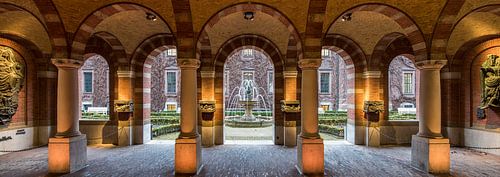 Hôtel de ville de Rotterdam, jardin intérieur sur Jan Sluijter