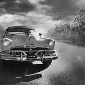 zwart/wit landschap met oldtimer van Kvinne Fotografie