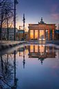 Berlijn Brandenburger Tor Spiegel van Iman Azizi thumbnail