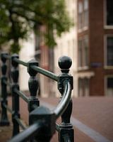 brugleuning langs de Amstel