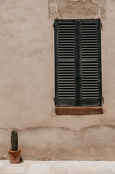Mittelmeer-Mauer in Pollença, Mallorca