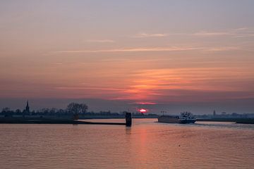 Zonsondergang Ravenswaaij von Moetwil en van Dijk - Fotografie