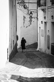 In den Straßen von Cadaqués von Anna Thiessen