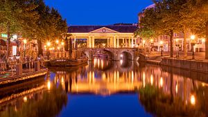 Leiden Boterbrug bij schemering van Erik van 't Hof