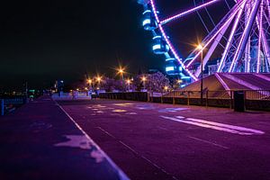 Riesenrad mit lila und blauen Tönen | City Photography