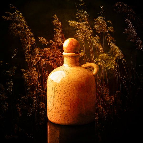 Nature morte avec une cruche par Helga Blanke