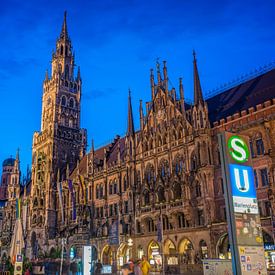 München - Nieuw stadhuis op Marienplatz van t.ART