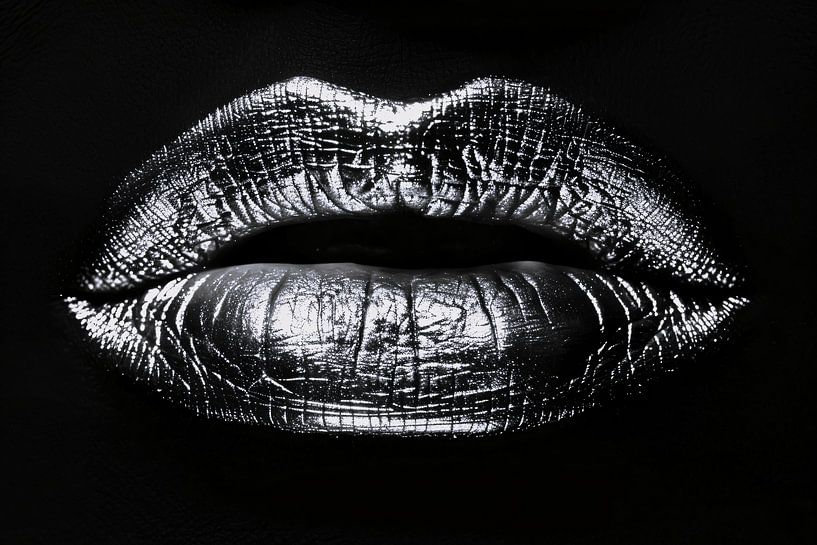 Zwarte glanzende lippen met reflecterende textuur van Art & Soul Creations